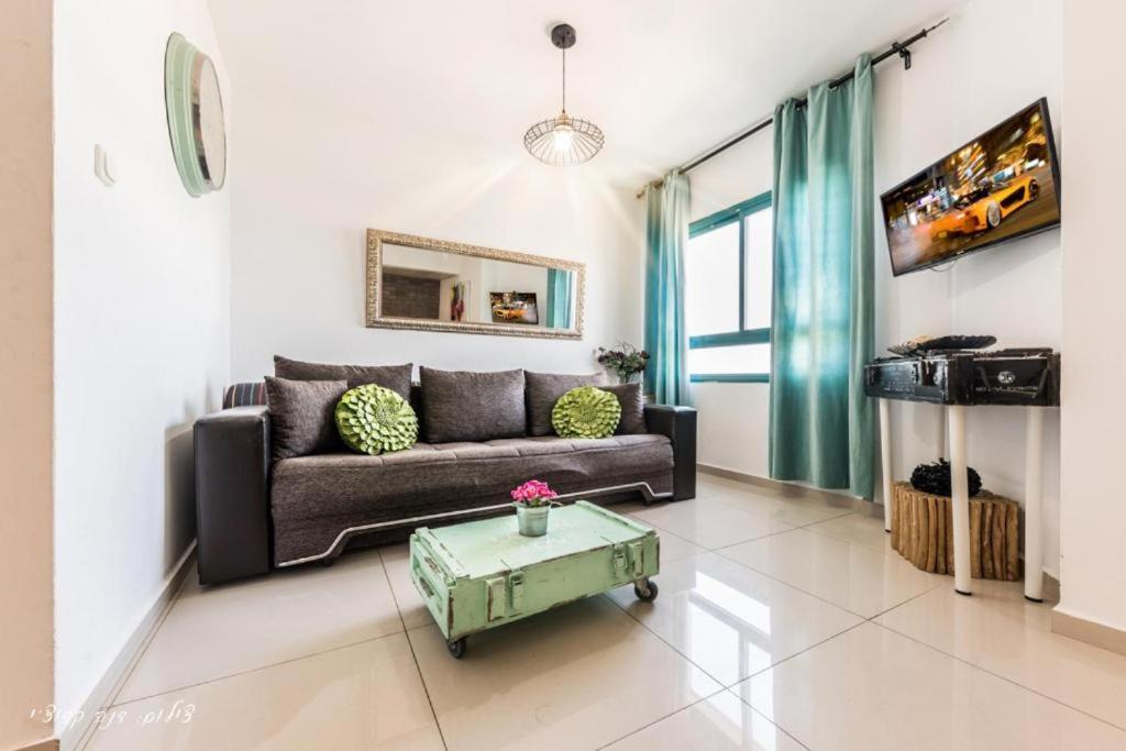 Luxury Apartment On The Lake Тверия Экстерьер фото